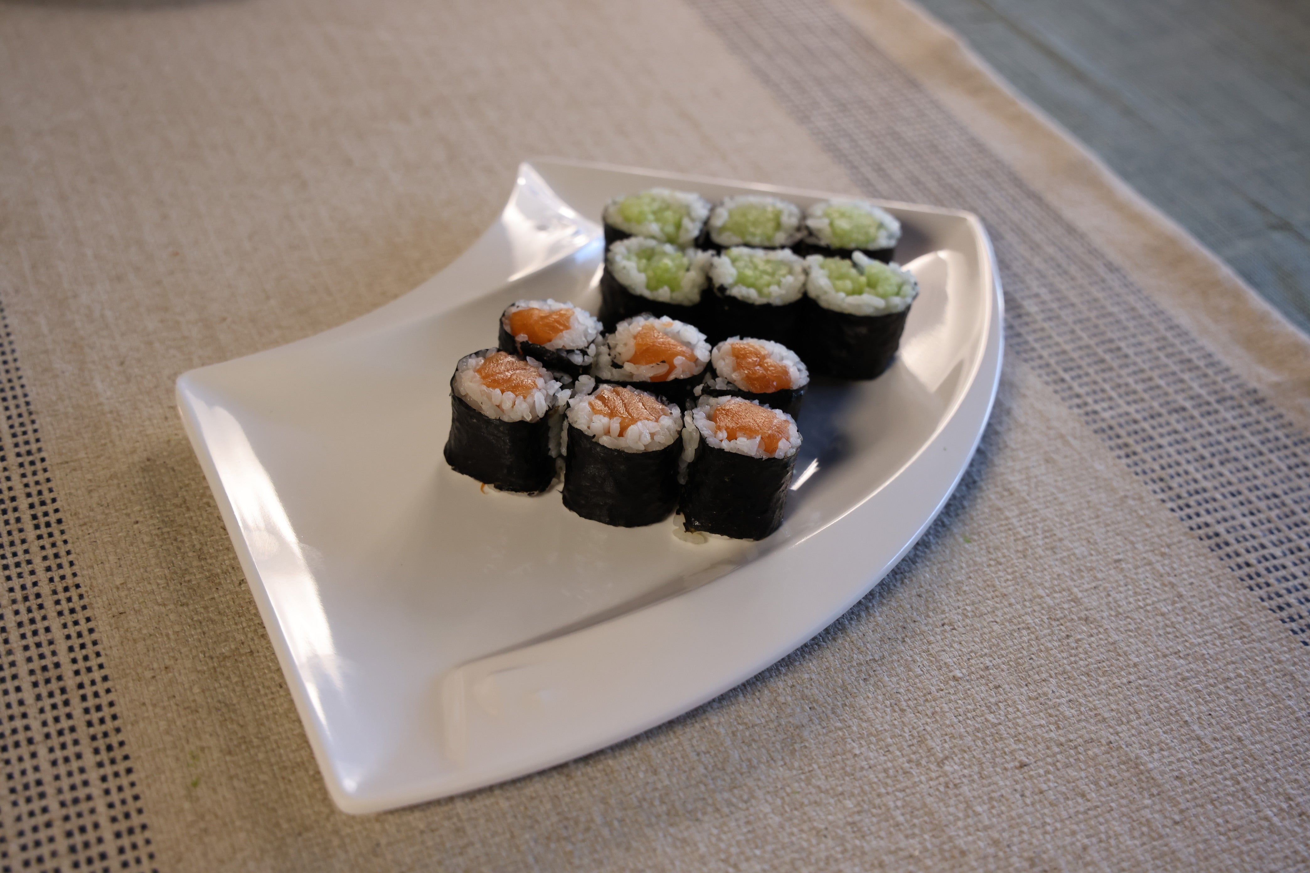 51040-Melamine Scalloped Plate-48/Case