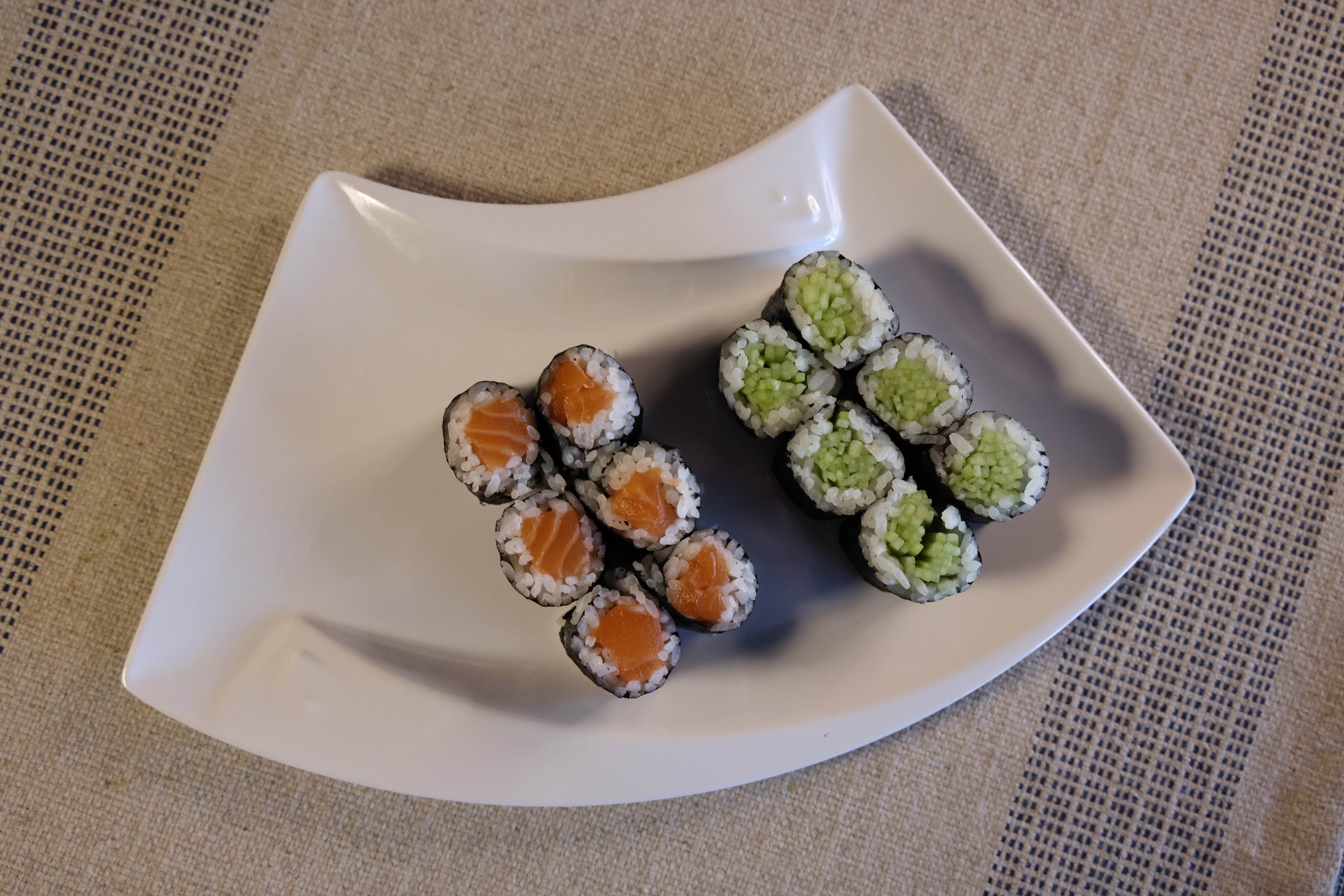 51040-Melamine Scalloped Plate-48/Case