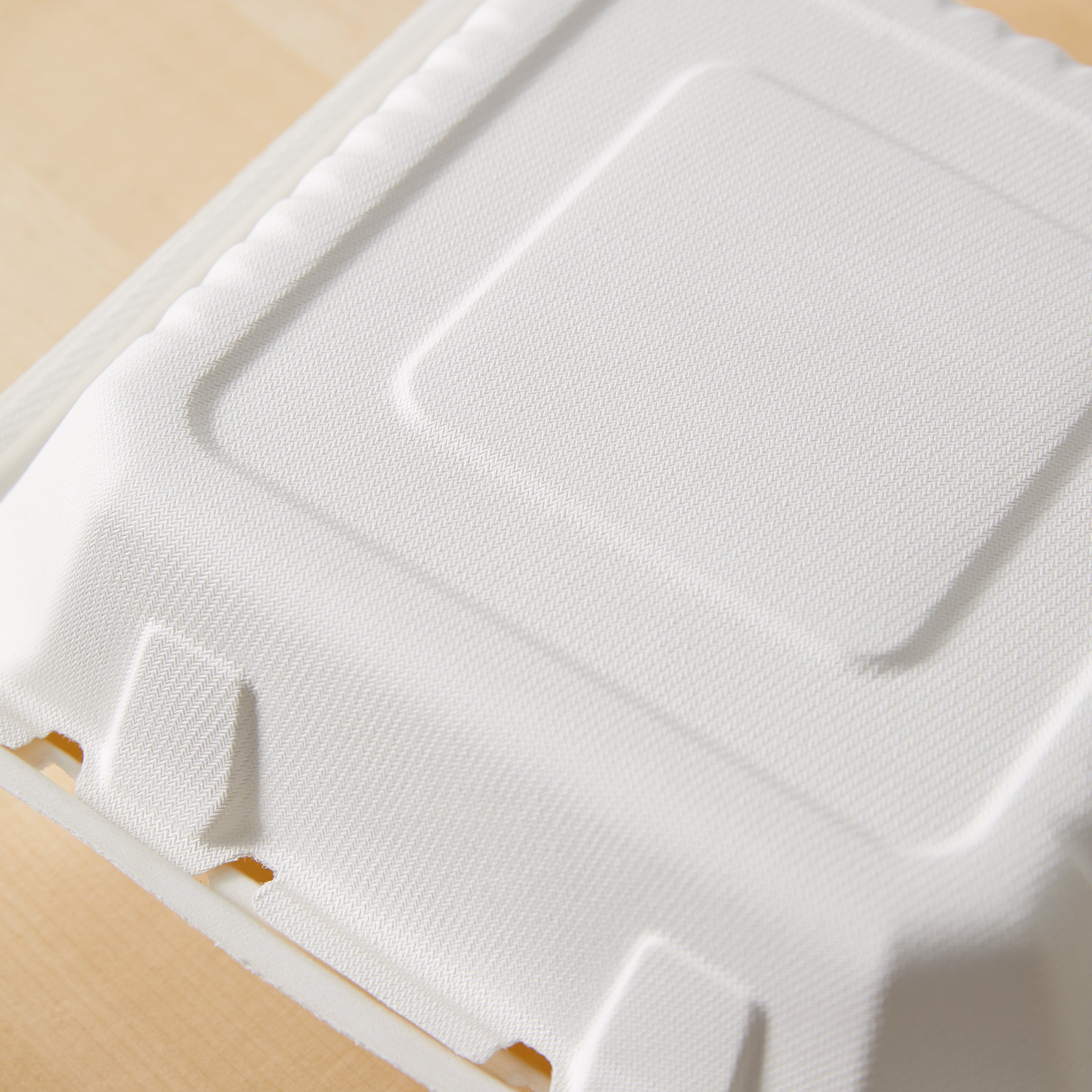 51441-200 Pack Natural Bagasse Fiber Disposable Food Storage Container 100% Compostable Clamshell To-Go Containers Eco-Friendly Take-Out Containers Made of Sugarcane (3 Compartment)